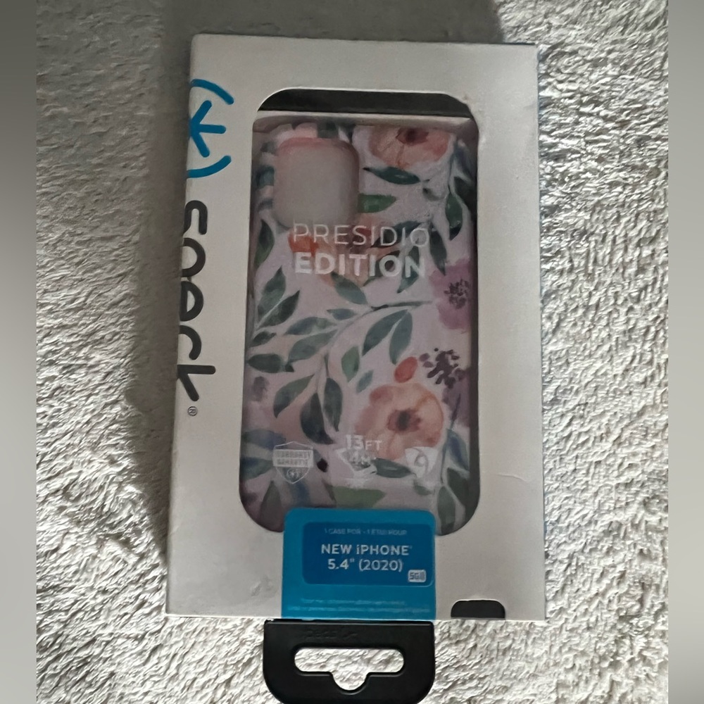 New iPhone 5.4 inch from 2020 case by speck